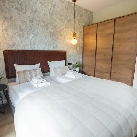 Appartamento Invest Centrum Park 14 *