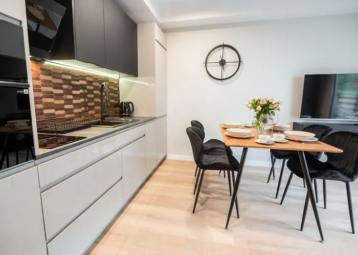 Invest Centrum Park 14 Шклярска-Поремба